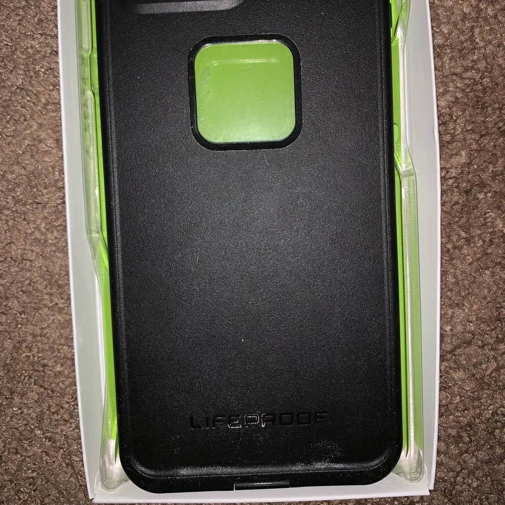 Life proof case - Picture 3 of 5